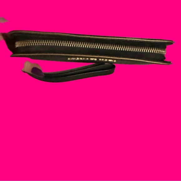 Michael Kors wallet black with gold trim - Picture 4 of 6